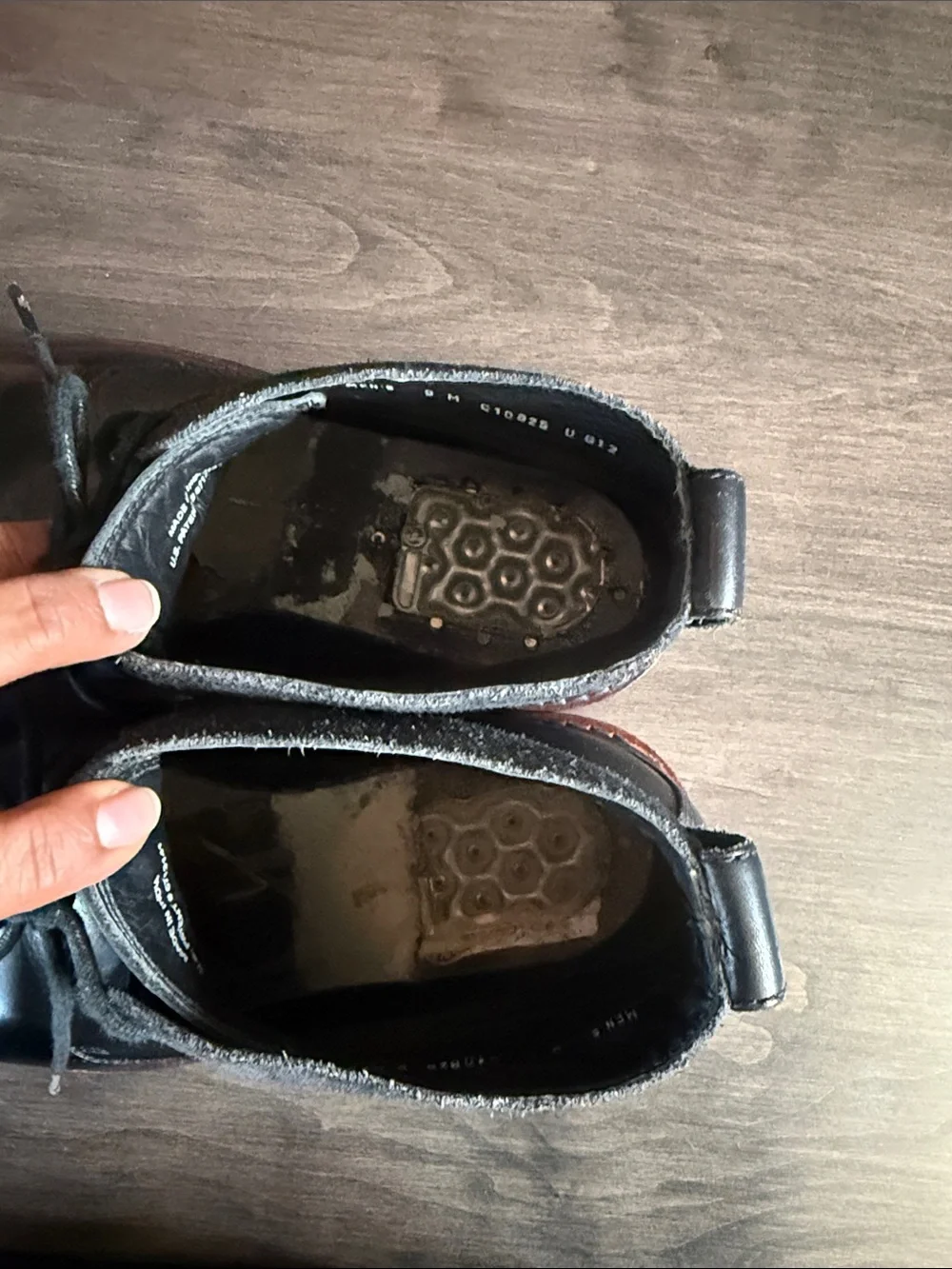 Cole Haan Nike Air Men's Black Leather Chukka Boots. Missing inner sole